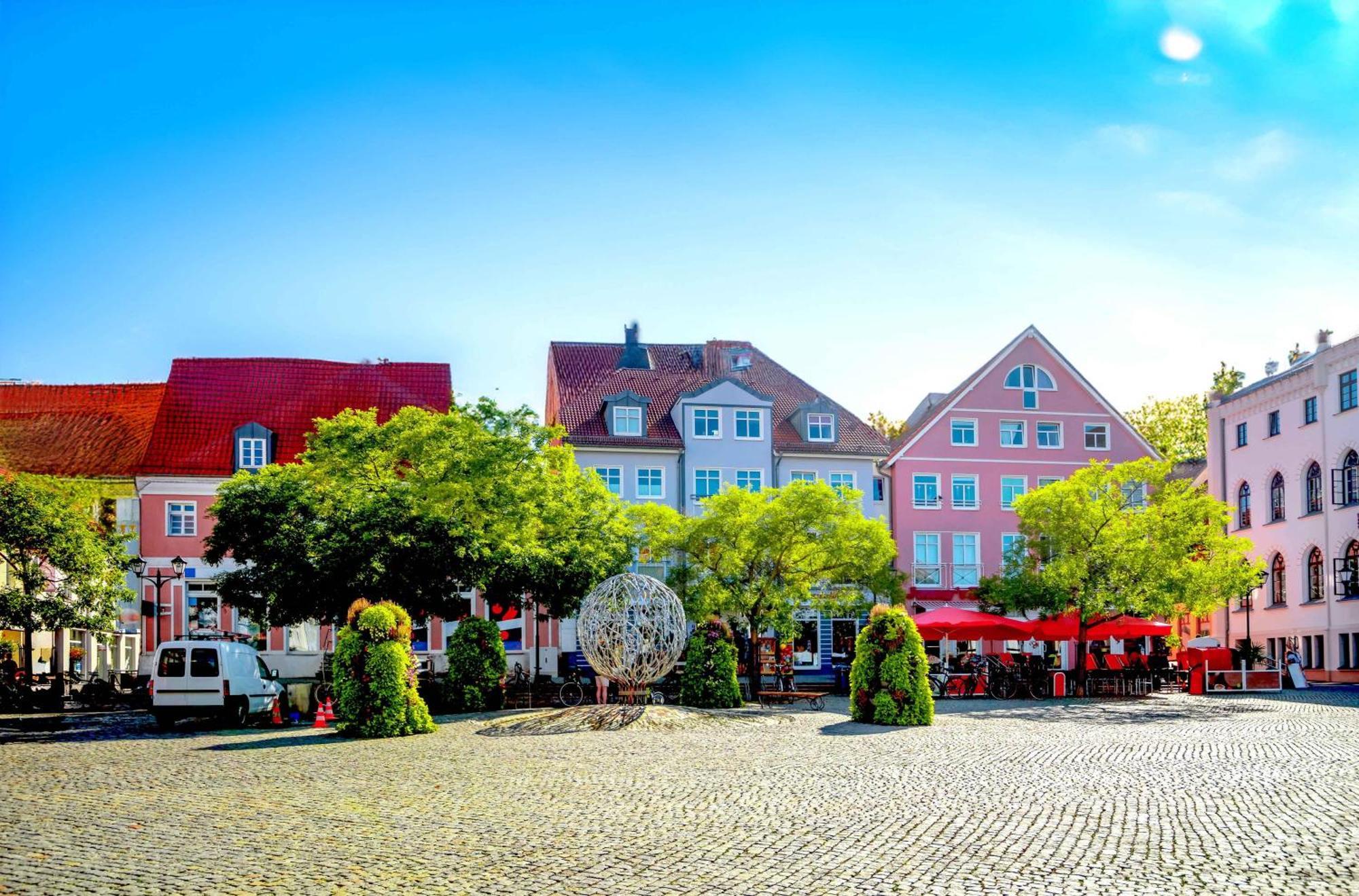 Mueritzwind In Der Warener Altstadt Waren  Kültér fotó